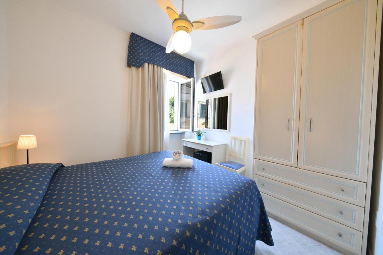 Hotel Noris อีสเกีย ภายนอก รูปภาพ